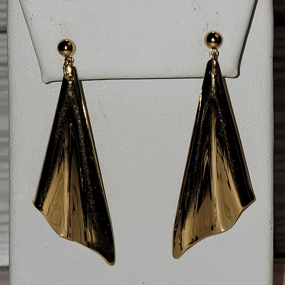 Vintage Avon Gold Tone Sculptural Fan Dangle Pierced Earrings